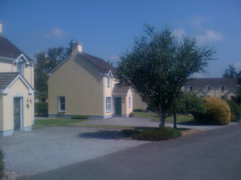 The Waterside Cottages Nenagh Room photo